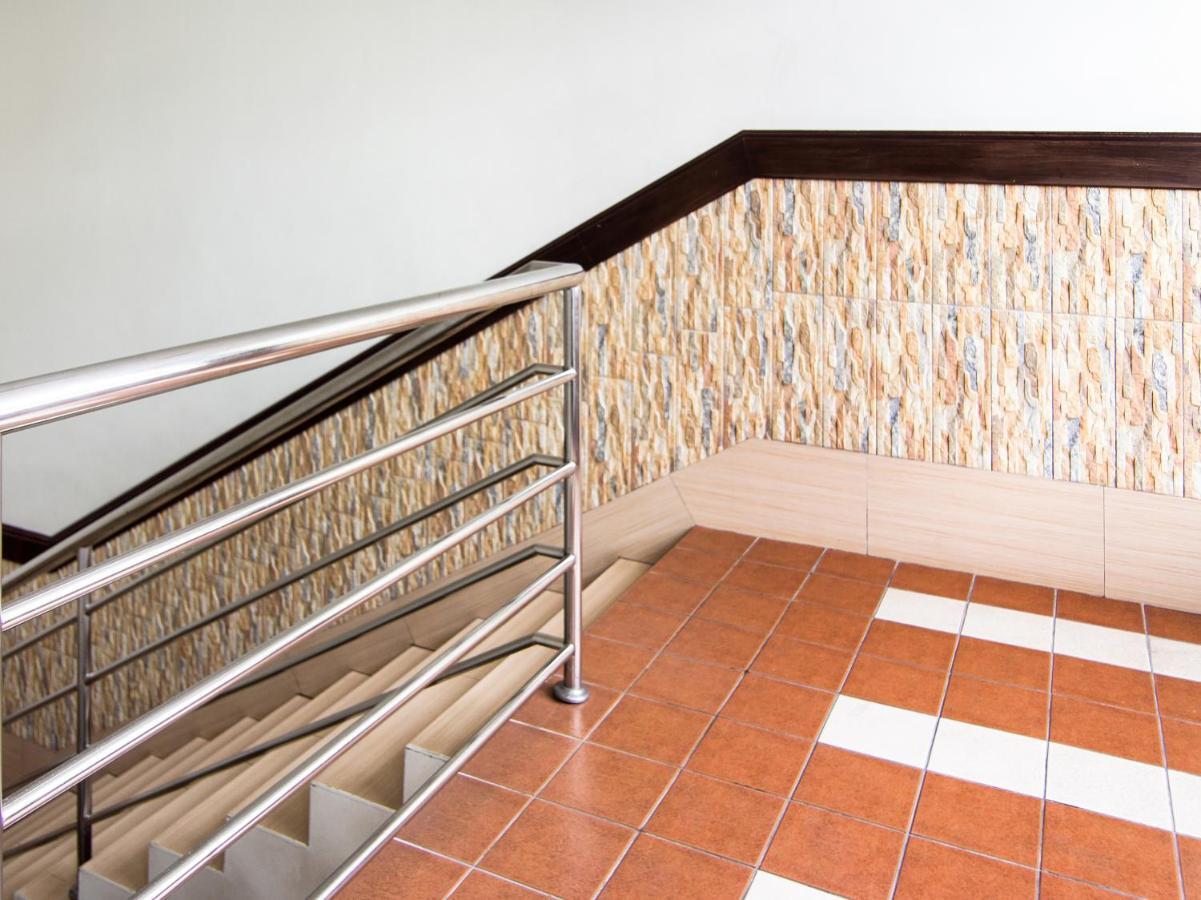 Oyo 89408 Royal Hotel Keningau Bagian luar foto